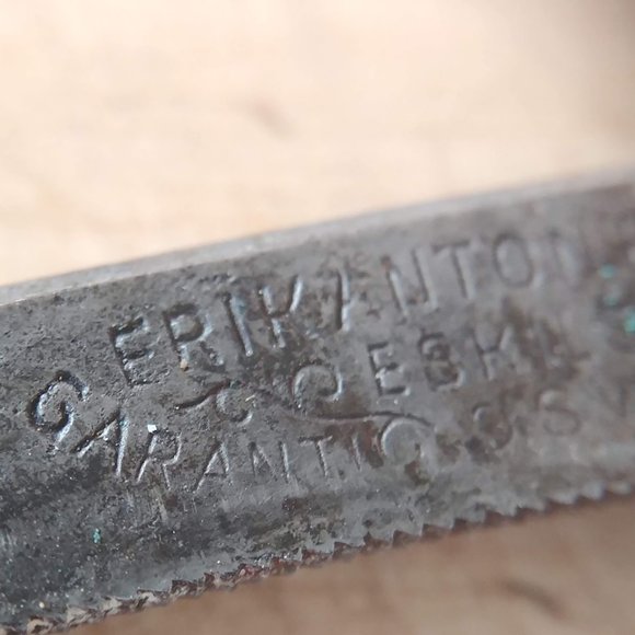 Vintage E A Berg Straight Razors with leather case - Picture 13 of 13